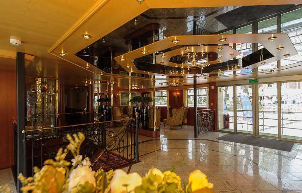 Knm Ms Switzerland I - Dusseldorf Hotell Exteriör bild